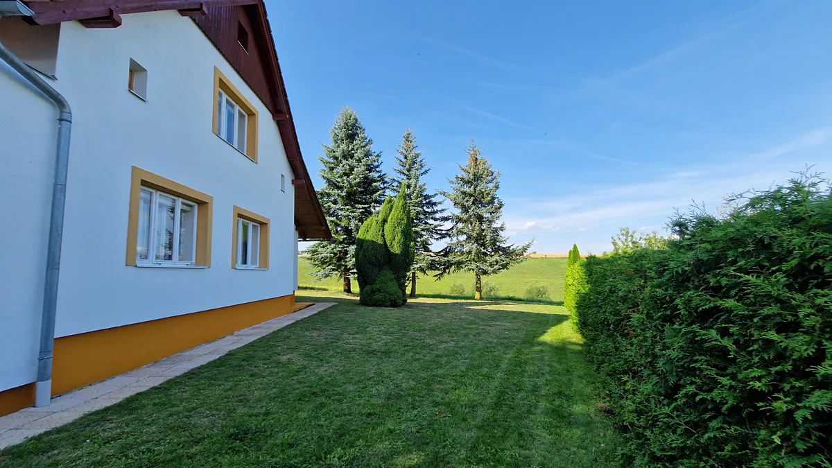 Prodej rodinného domu 104 m², pozemek 4494 m²